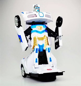 Robota Dönüşen  Polis Arabası 